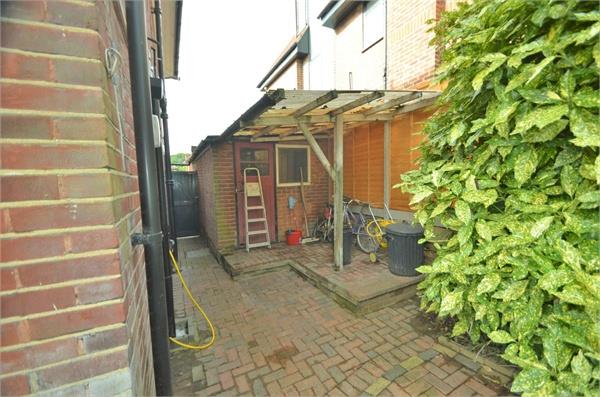 Lawrence Gardens, Mill Hill, NW7